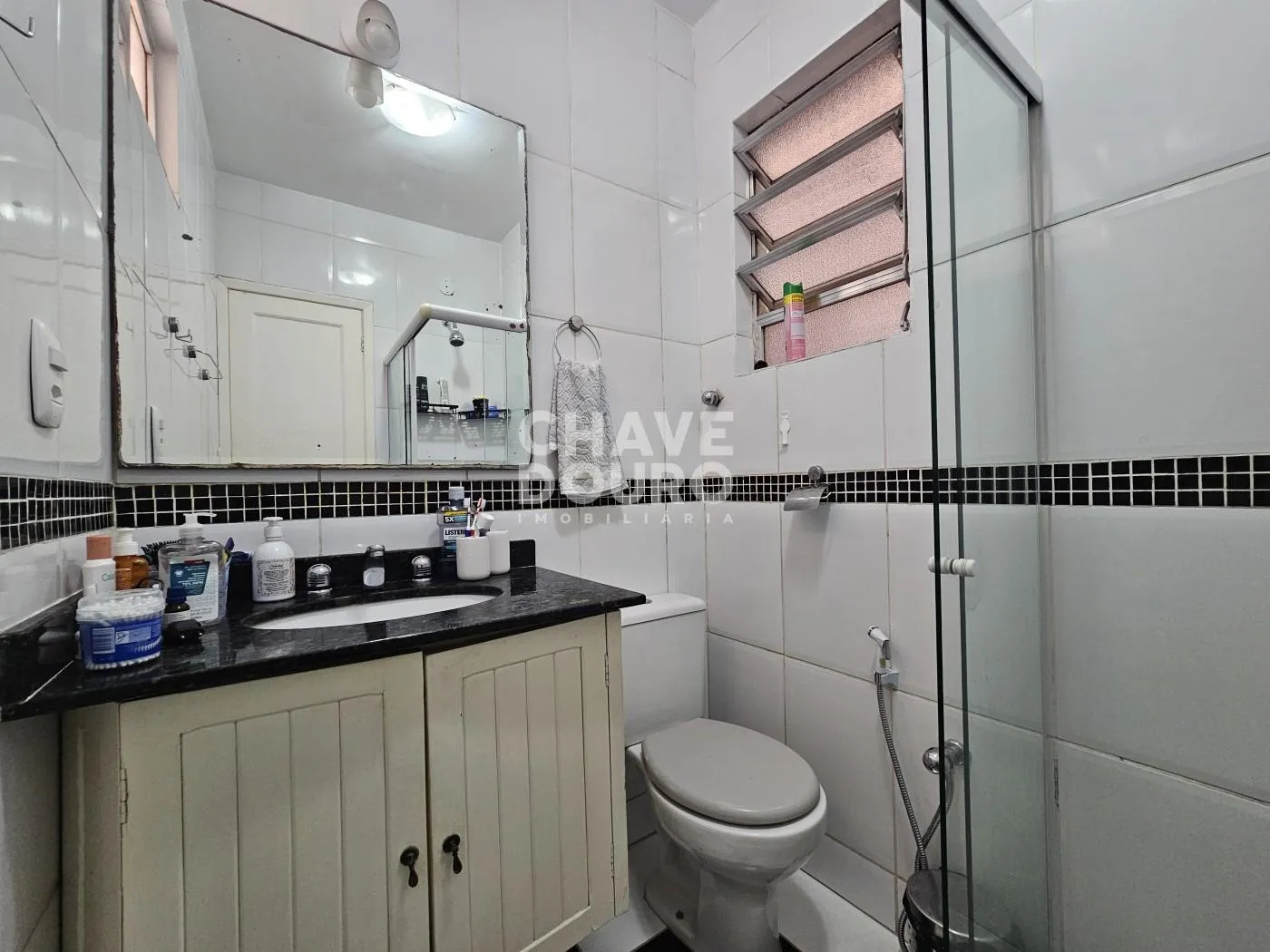 Imagem Apartamento reformado em frente a faculdade UNIFESO no Alto!