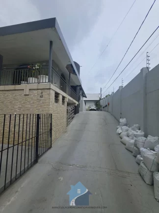Imagem CASA NO CONJUNTO ARUANÃ - COMPENSA