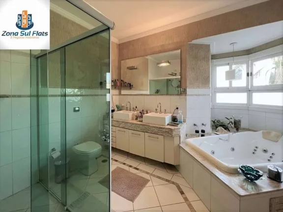 Imagem Casa Alto Padrão à Venda Na Granja Viana Com 4 Suítes e 5 Vagas