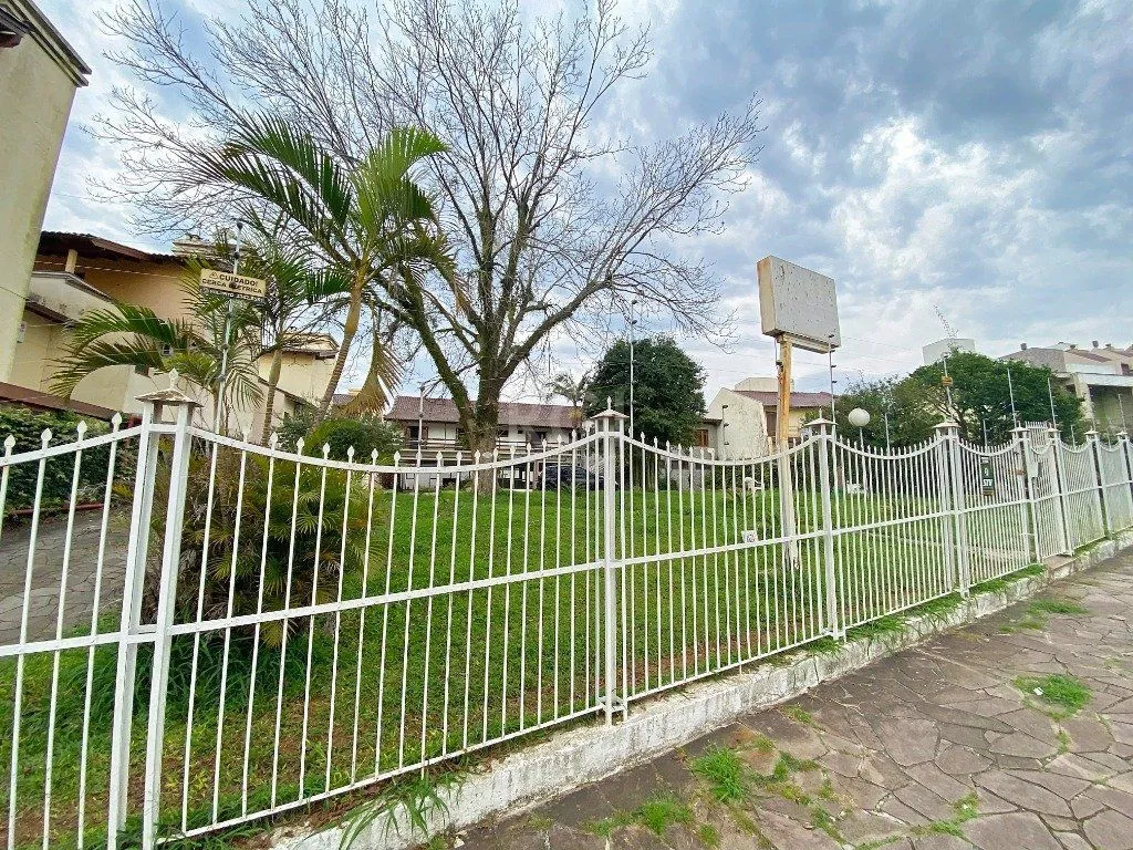 Imagem Casa para Venda - 840m², 7 dormitórios, sendo 3 suites, 8 vagas - Medianeira