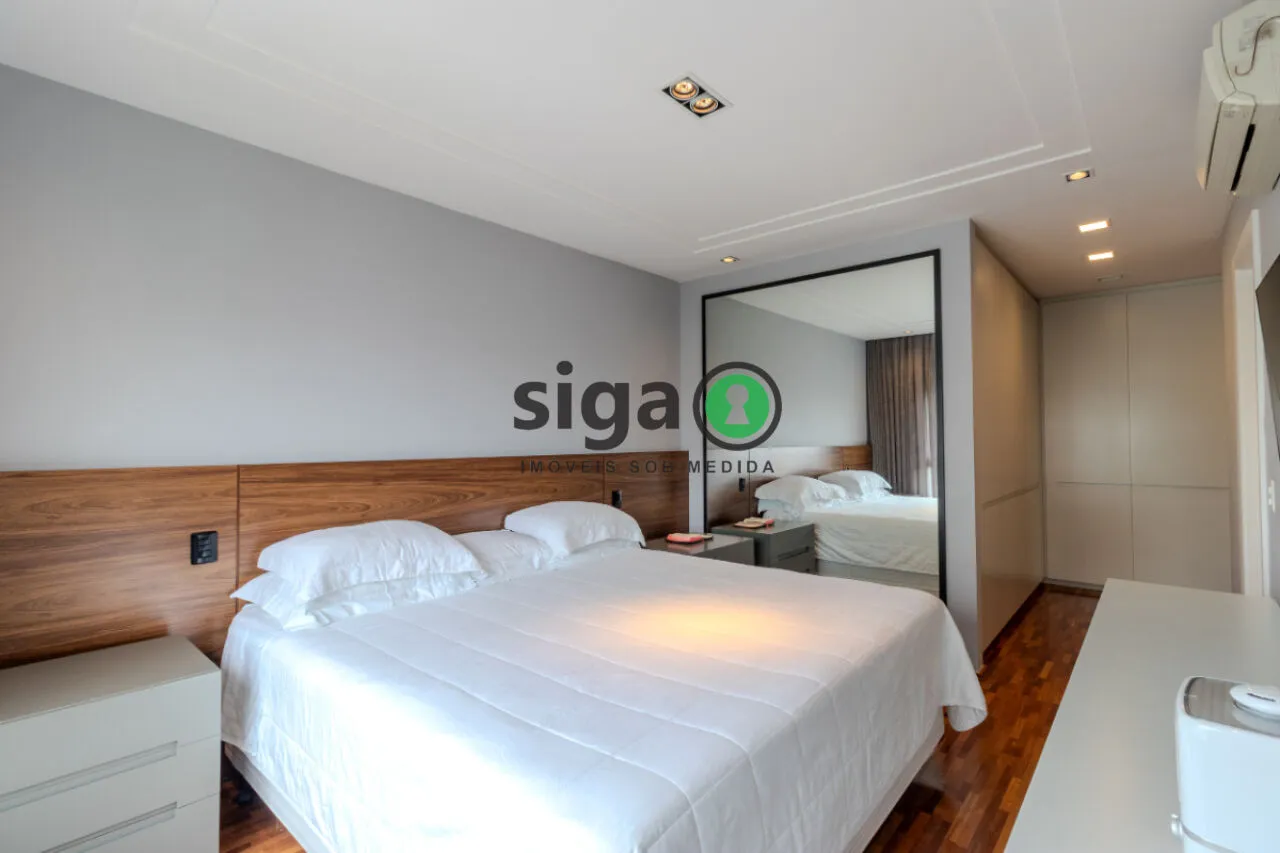 Imagem Apartamento à venda no Campo Belo - 219 m² - 3 suítes - 3 vagas - mobiliado - andar alto