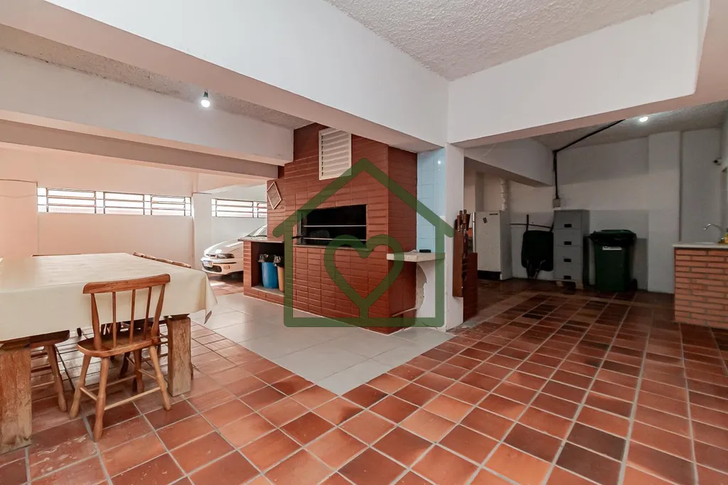 Imagem Apartamento de frente, com 3 dormitórios e três sacadas, sendo nos 2 dormitorios e na sala, propor...