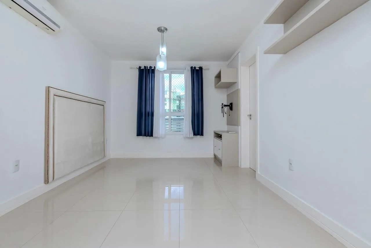 Imagem Apartamento com vista para o mar à venda com 270m2 por R$ 4.900.000,00