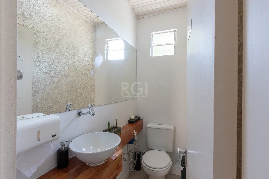 Imagem Casa para Venda - 199.62m², 5 dormitórios, 15 vagas - Tristeza