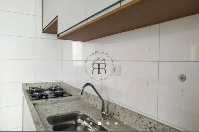 Imagem Localizado em São Paulo, este apartamento oferece uma excelente oportunidade para quem busca confor...