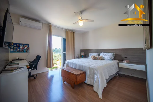 Imagem Casa à venda no condomínio Chácara das Paineiras II na Granja Viana - Batelli Imóveis