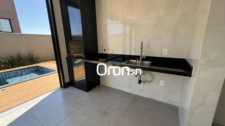 Imagem Sobrado à venda, 193 m² por R$ 1.650.000,00 - Jardins Porto - Senador Canedo/GO