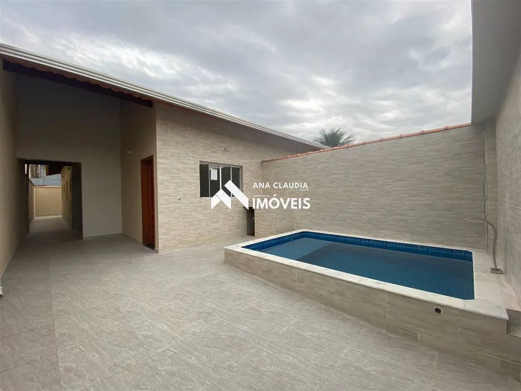 Foto do imóvel Casa nova com piscina a venda em Mongaguá a 450 metros da praia, lado serra em Rua Arco Íris, 205 - FLORIDA MIRIM, MONGAGUA - SP