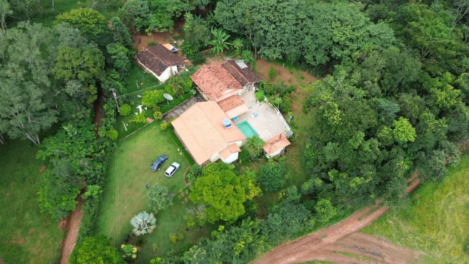Imagem Terreno à Venda em Carmo da Mata / Cláudio: 27 Hectares com Estrutura Completa de Lazer
