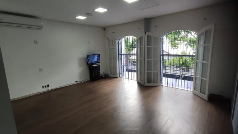Imagem Sobrado com 9 Quartos à Venda, 165 m²em Vila Mariana - São Paulo