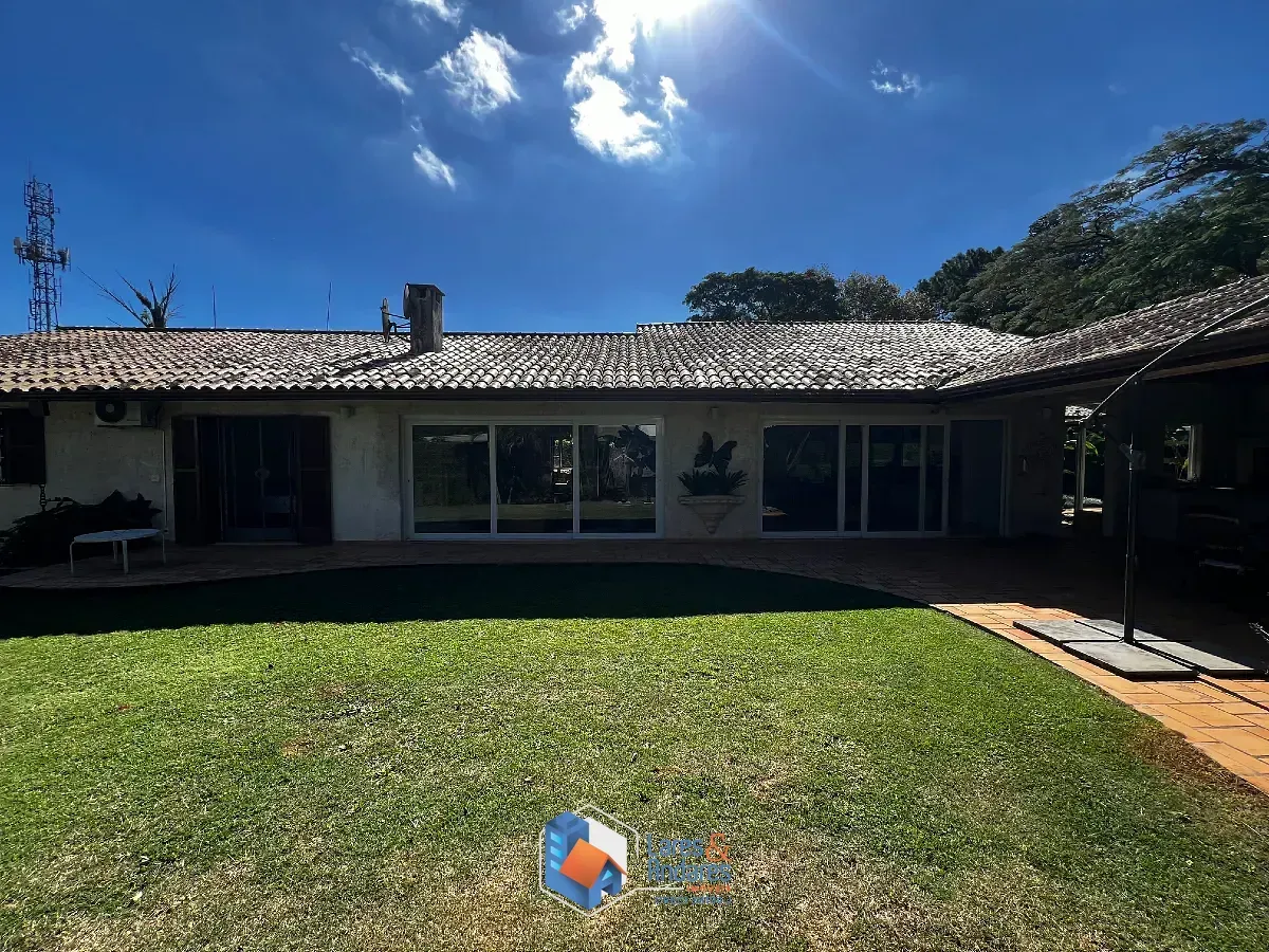 Imagem Casa para venda em Interlagos com 5 quartos, sendo 3 suítes, 370m²