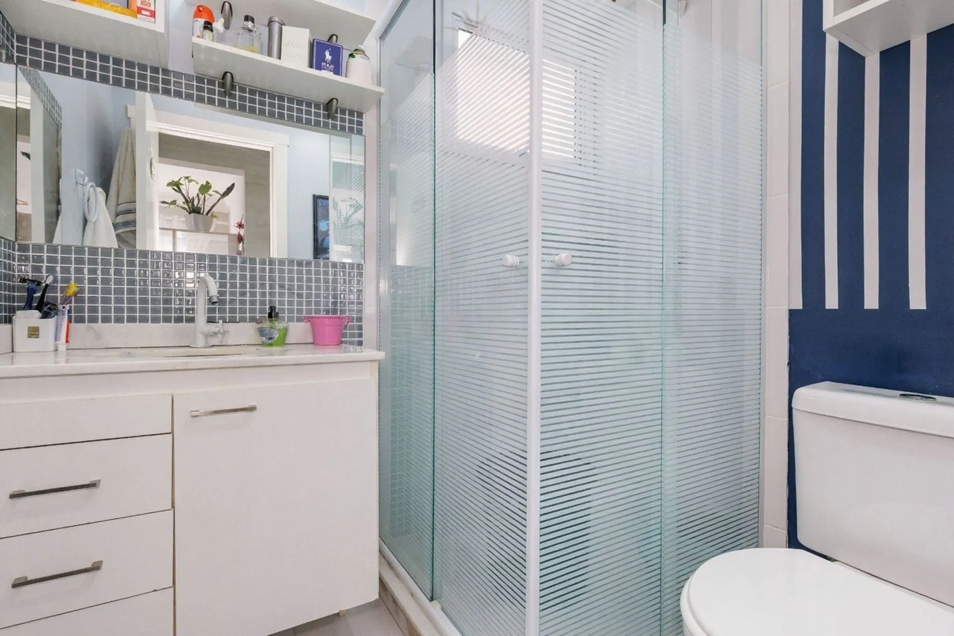 Imagem Vende-se apartamento com 2 quartos (1 suíte), 68m² e 1 vaga - Vila Ipiranga