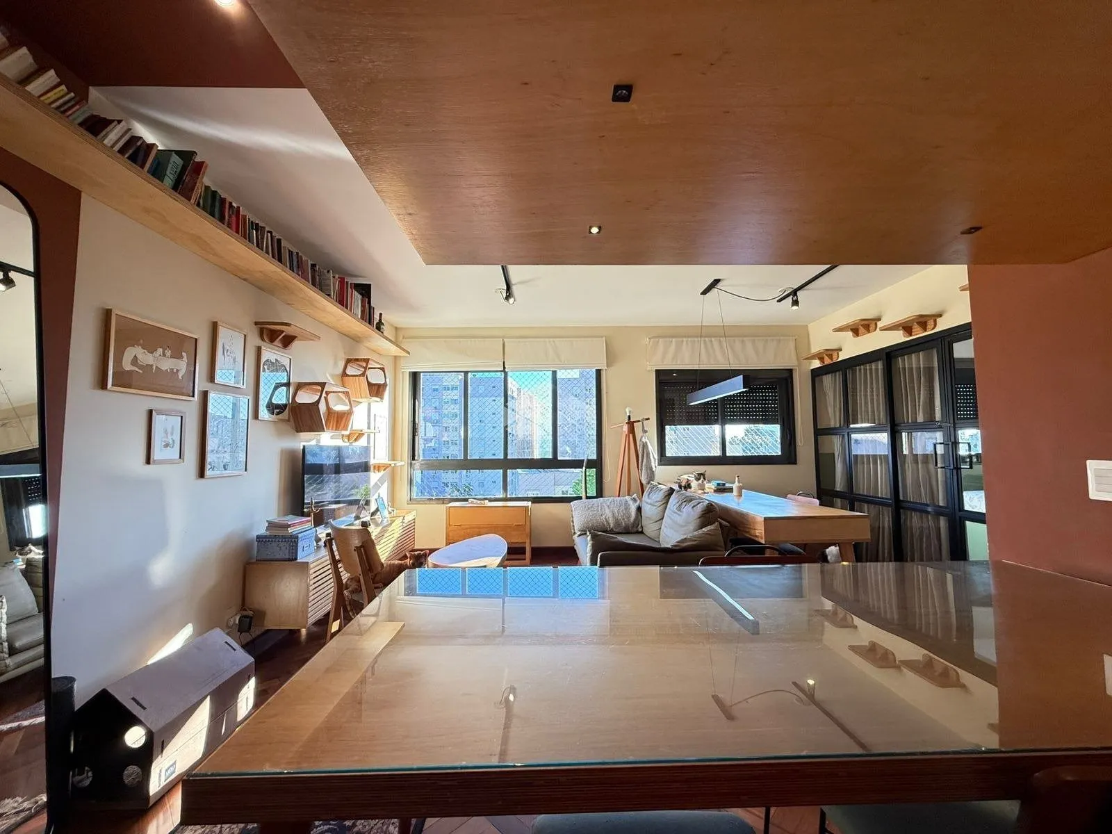 Imagem Apartamento com 2 dormitórios, suíte e churrasqueira.