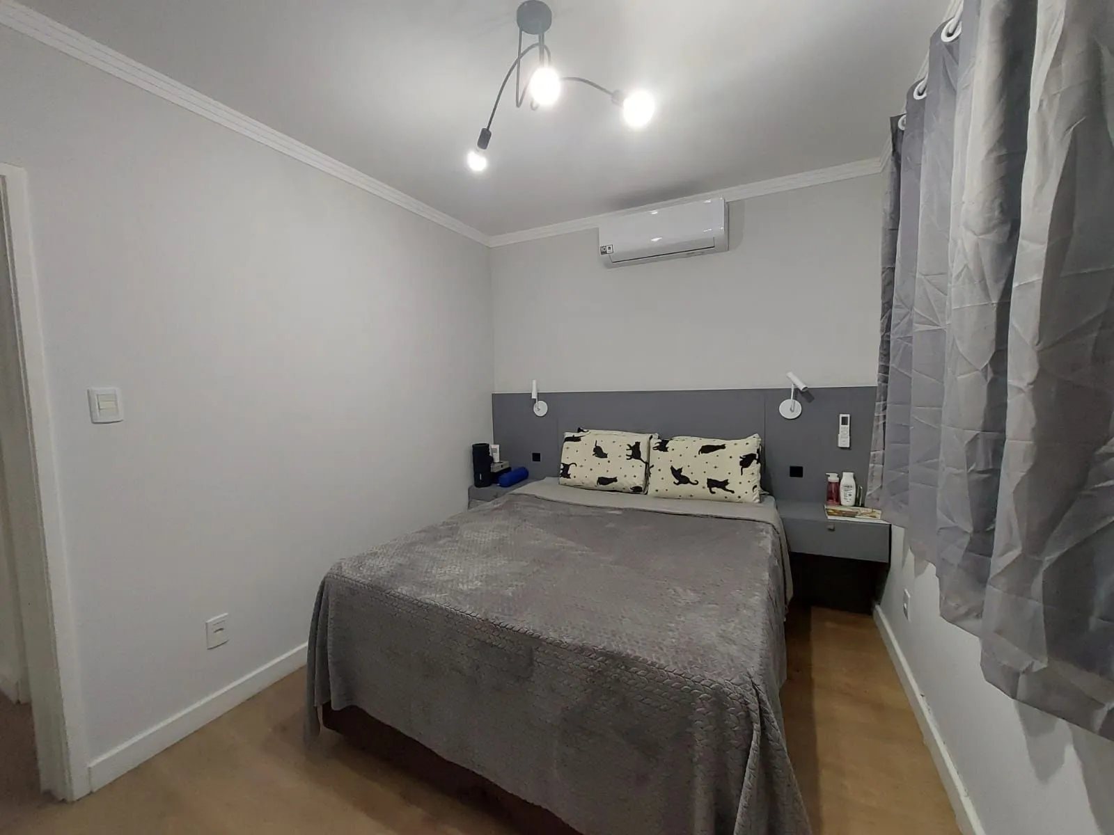 Imagem Cobertura com 02 quartos e 01 vaga coberta no Bairro Santana Porto Alegre