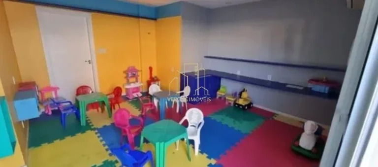 Imagem Excelente casa duplex em condomínio fechado com três suítes e área gourmet a venda em Stella Maris Salvador