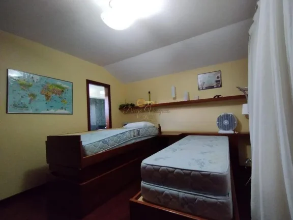 Imagem Casa em Condomínio para Venda em Teresópolis / RJ no bairro Alto