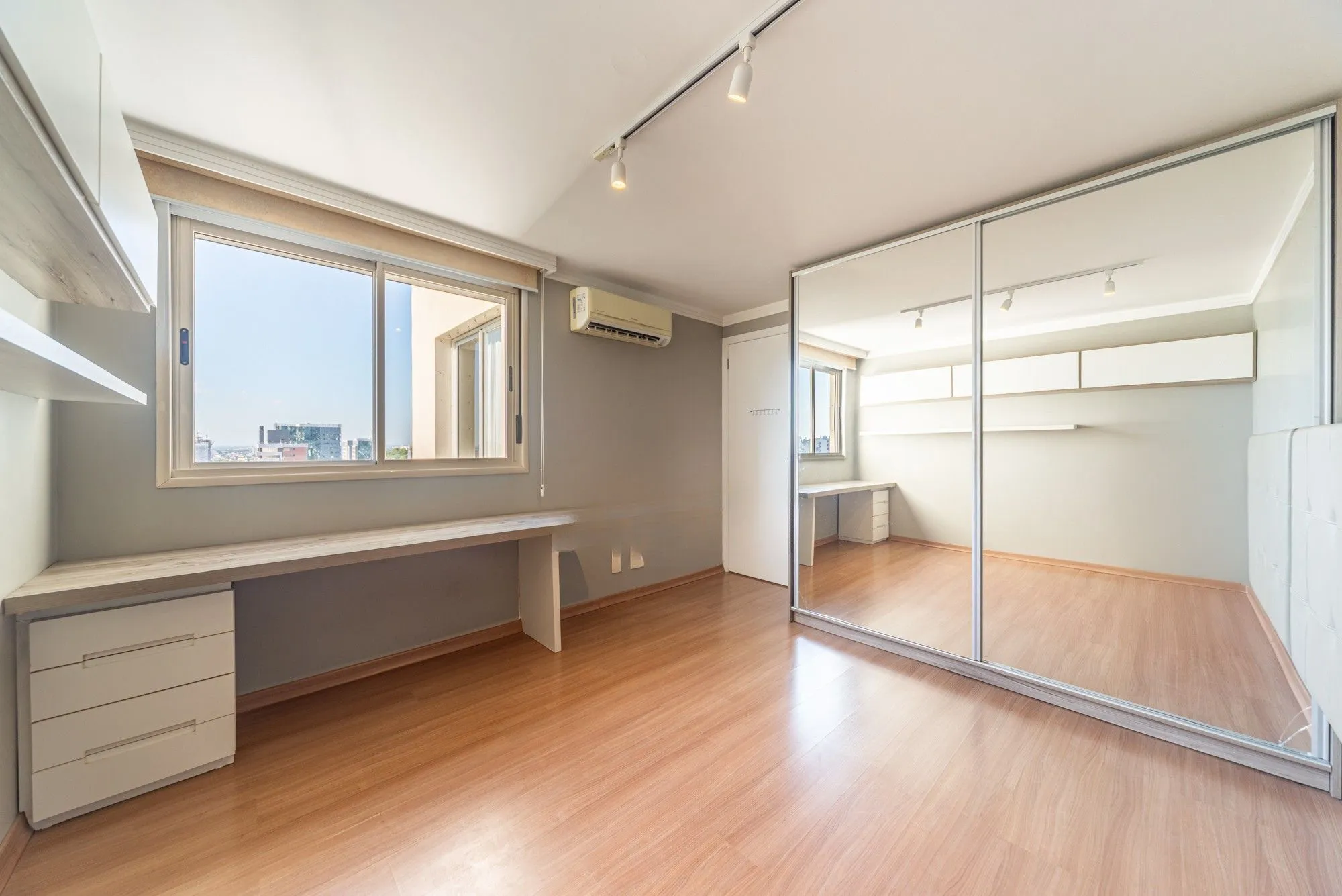 Imagem Vende-se apartamento com 1 quarto e 1 vaga - Mont'Serrat