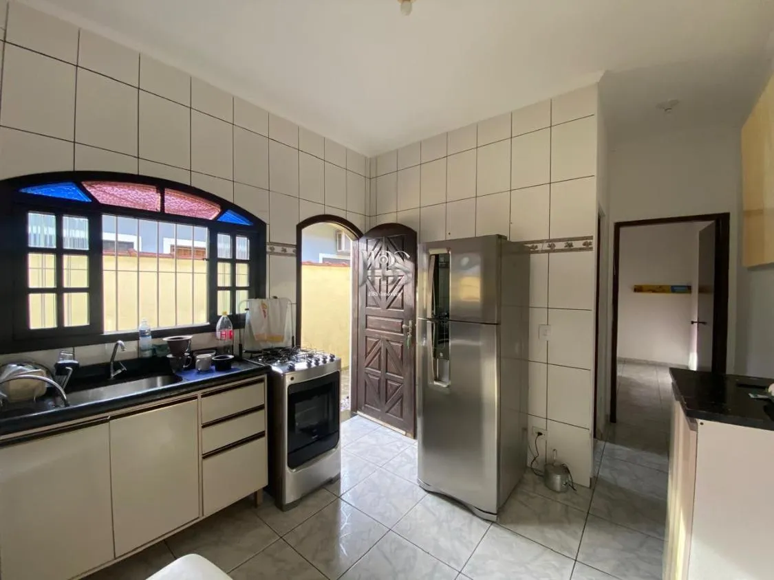 Imagem CASA 2 DORM LADO PISTA E ACEITA FINANCIAMENTO BANCÁRIO NO JARDIM SUARÃO EM ITANHAÉM