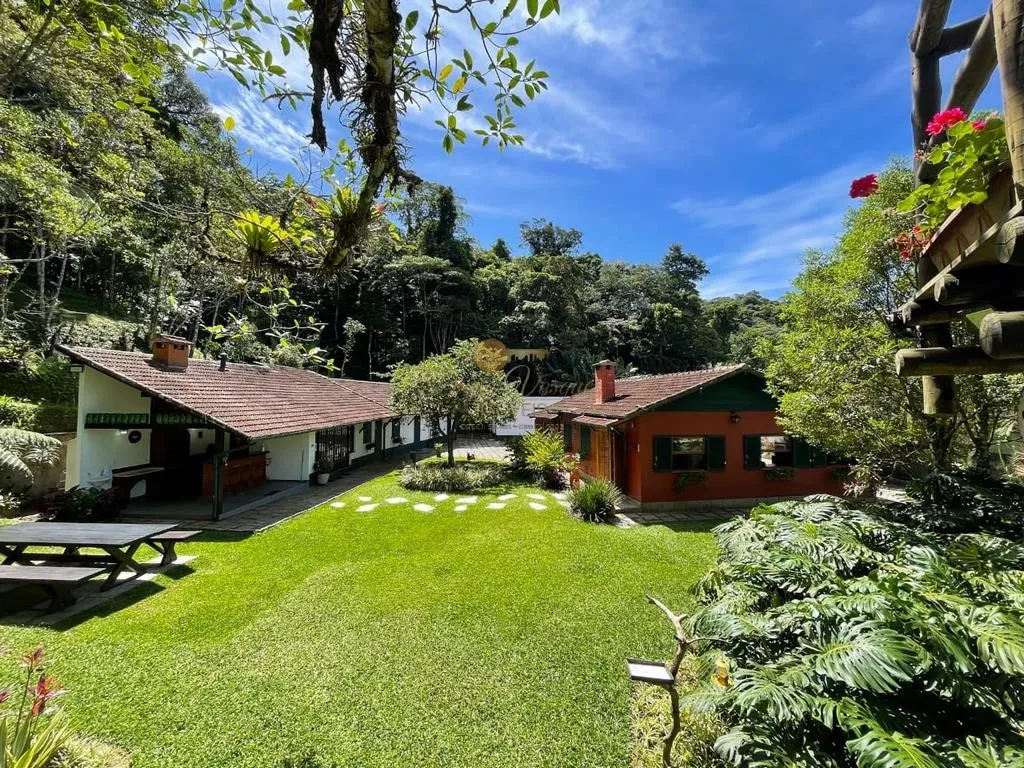 Foto do imóvel Casa para Venda em Teresópolis / RJ em Praça das Quarentas Casas