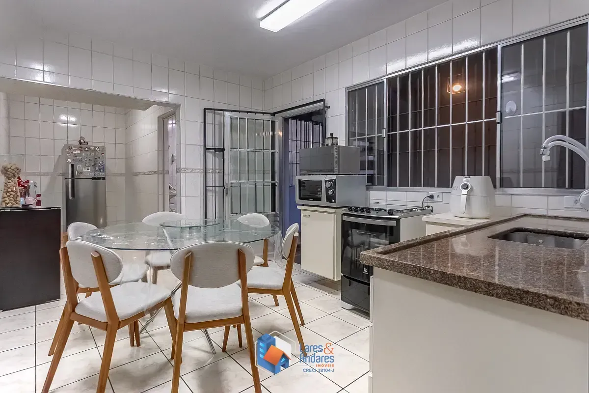 Imagem Casa para venda em Jardim Aeroporto com 3 quartos, sendo 1 suíte, 229m²