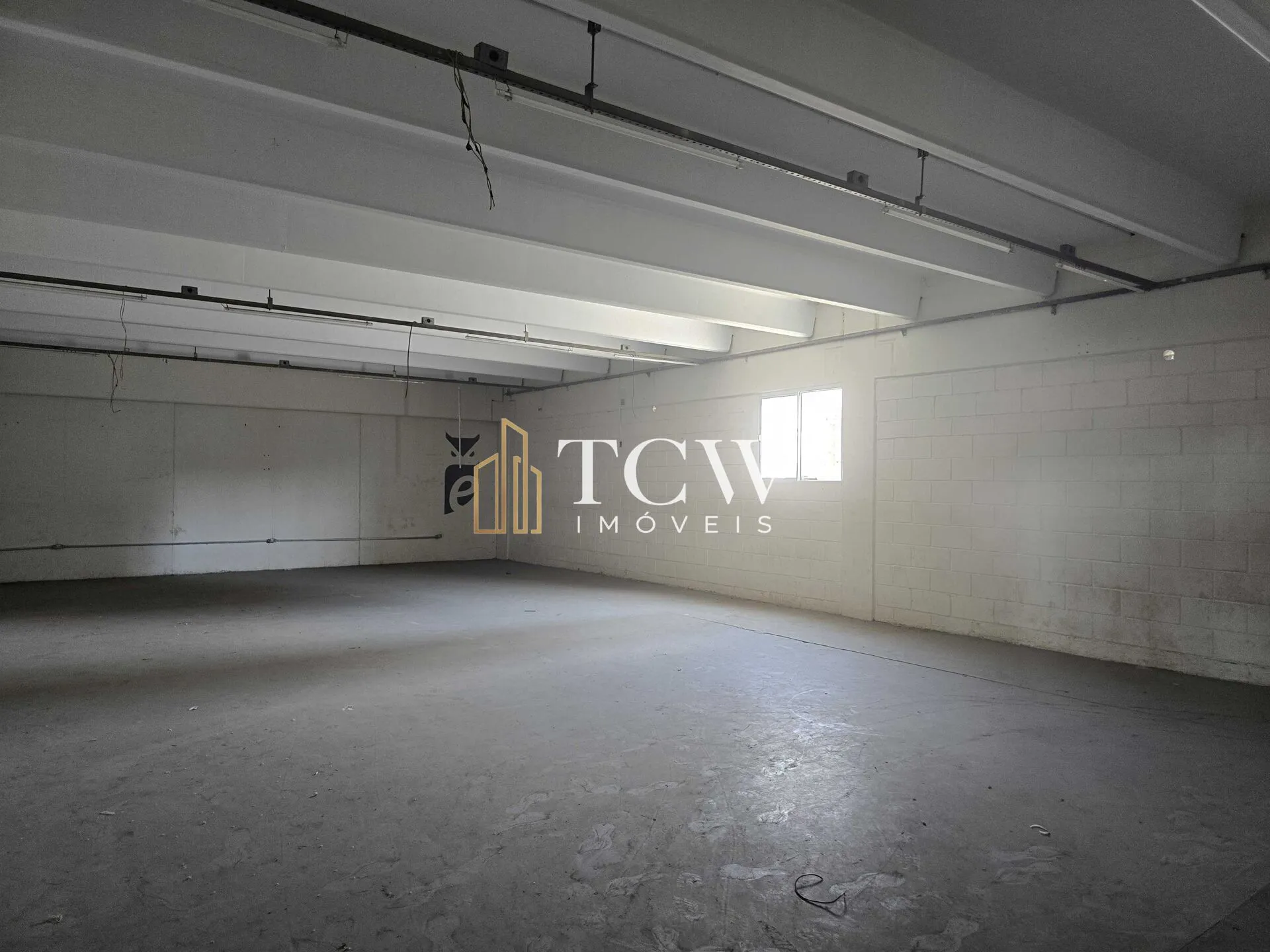 Imagem Galpão Industrial à Venda em Guarulhos | 2.564 m² | Terreno 11.400 m² | ZAE-2