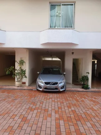 Imagem Sobrado em Condomínio Fechado 140 m² 3 Dormitórios 1 Suíte