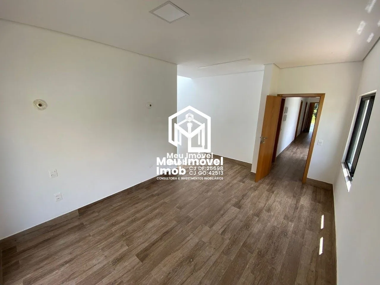 Imagem Casa 4 Quartos 2 Suítes 2 Vagas Lt 800m² Útil 260m²