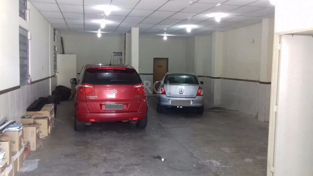 Imagem Predio para Venda - 340m², 2 dormitórios, sendo 1 suites, Partenon