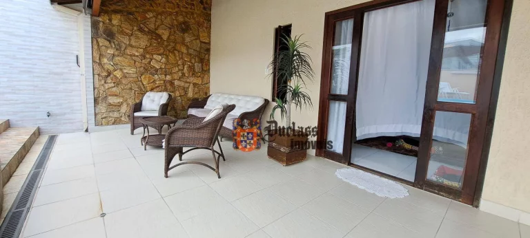 Imagem Sobrado com 4 dormitórios à venda, 246 m² por R$ 1.000.000,00 - Jardim Aruan - Caraguatatuba/SP