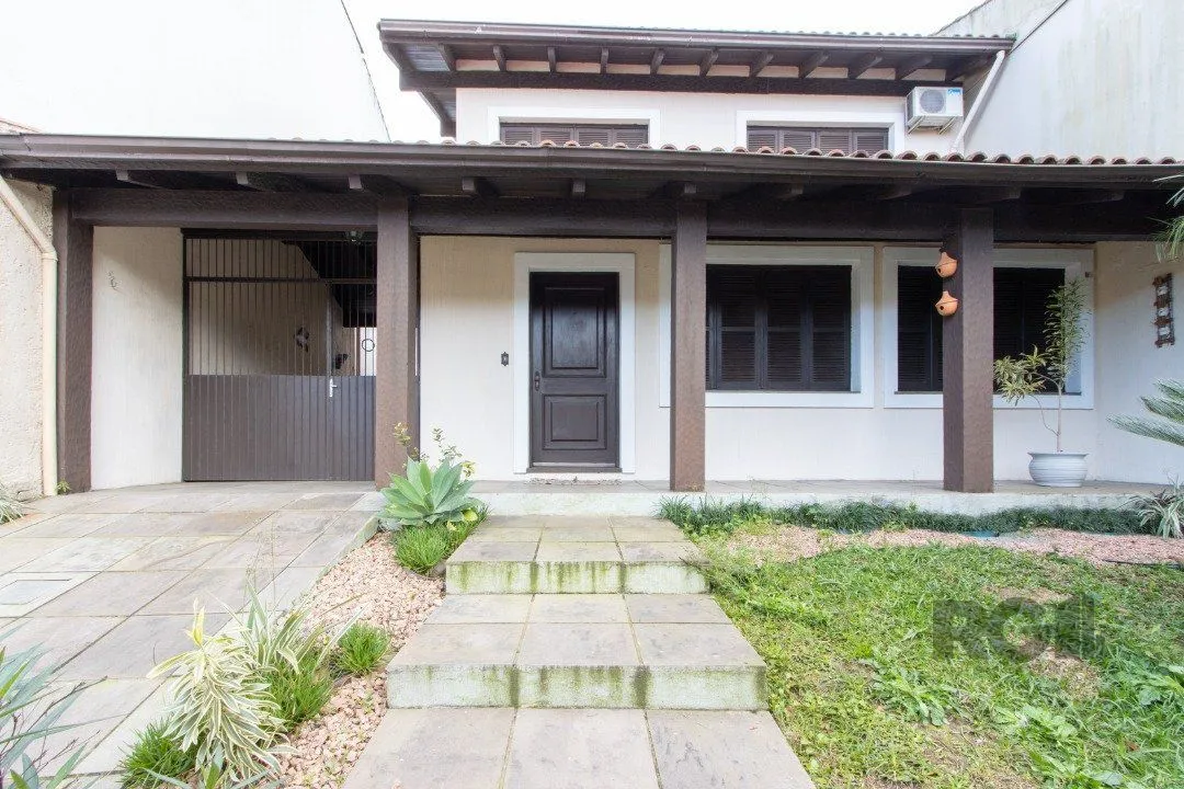 Imagem Casa para Venda - 200m², 3 dormitórios, sendo 1 suites, 3 vagas - Jardim Verde
