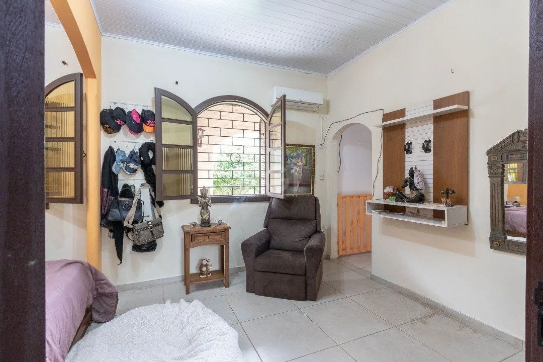 Imagem Casa para Venda - 380m², 3 dormitórios, sendo 1 suites, 3 vagas - Tristeza