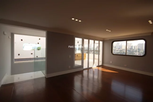 Imagem Cobertura À Venda no bairro Santa Cecília com 4 suítes, 2 salas, 3 banheiros, 4 vagas, 450m².
