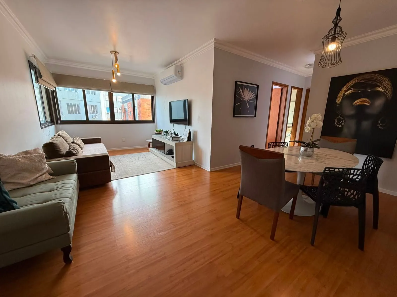 Imagem Apartamento semimobiliado no Moinhos de Vento