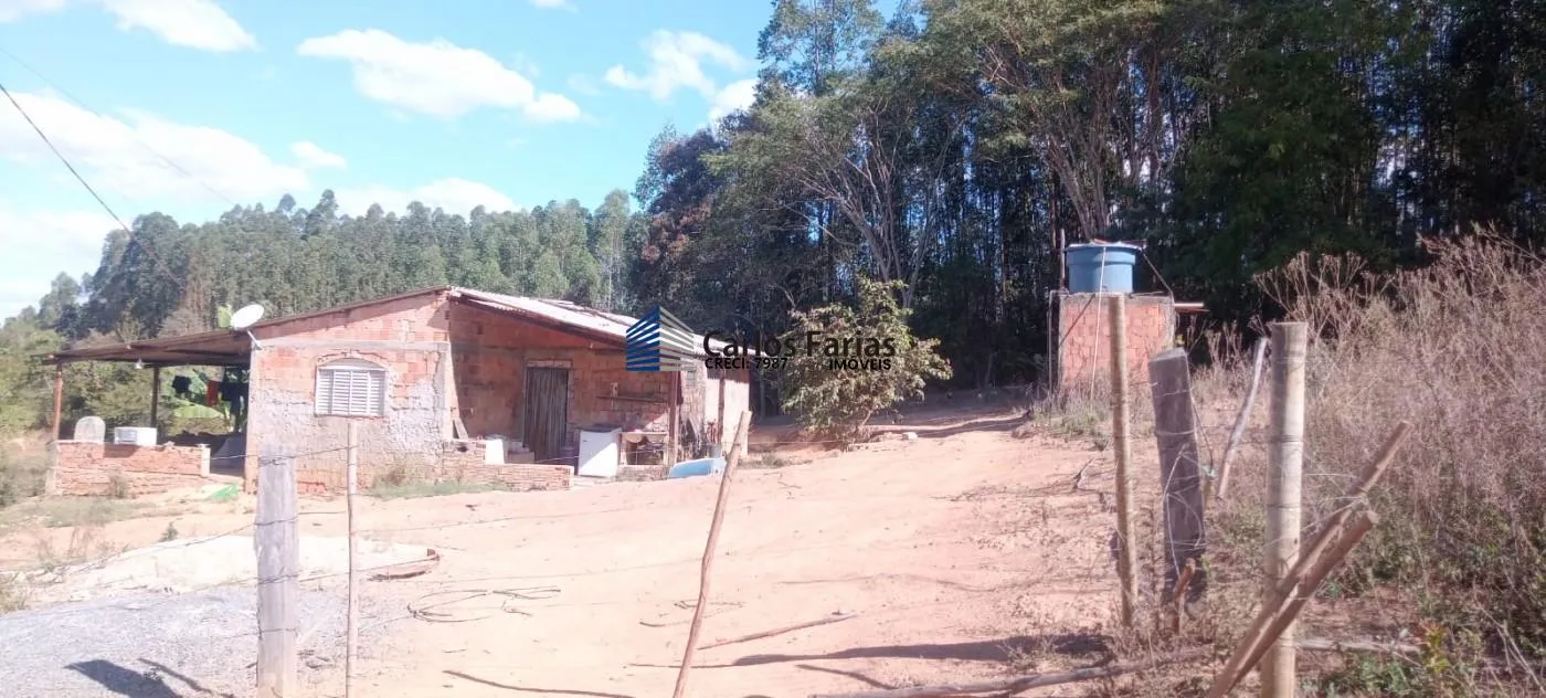 Imagem Sítio para Venda em Cidade Ocidental, Área Rural de Cidade Ocidental, 3 dormitórios, 1 banheiro, 2 vagas