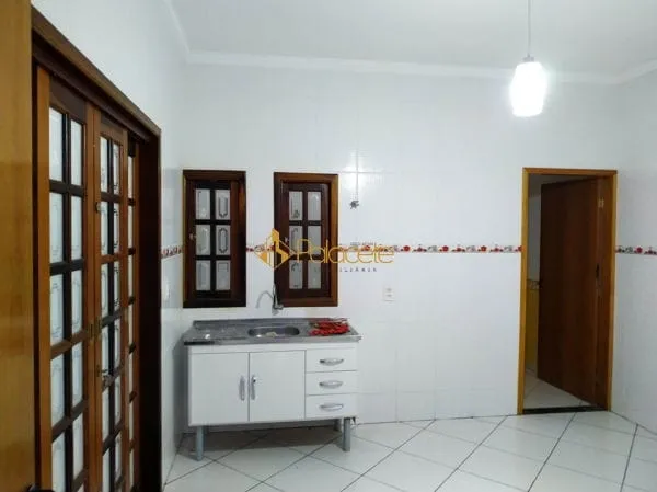 Imagem Casa à venda 2 Quartos, 1 Suite, 2 Vagas, 125M², Residencial Mombaça, Pindamonhangaba - SP