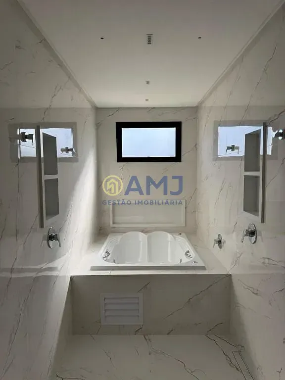 Imagem SOBRADO DE ALTO PADRÃO COM ELEVADOR PRIVATIVO, 4 SUÍTES E PISCINA AQUECIDA - PORTAL DO SOL GARDEN