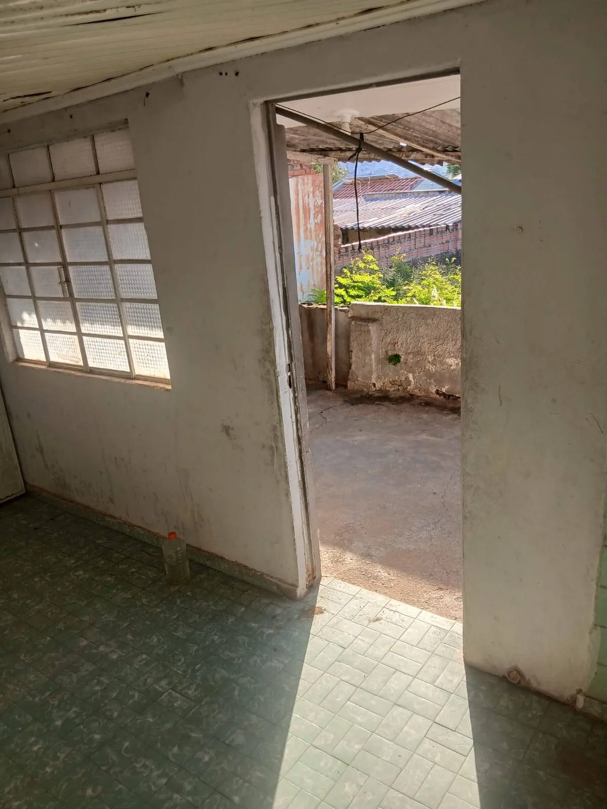 Imagem Casa Bairro Boa VIsta - 200M², 4 Dorms, 2 Vagas, Quintal, 1 Sala Comercial.
