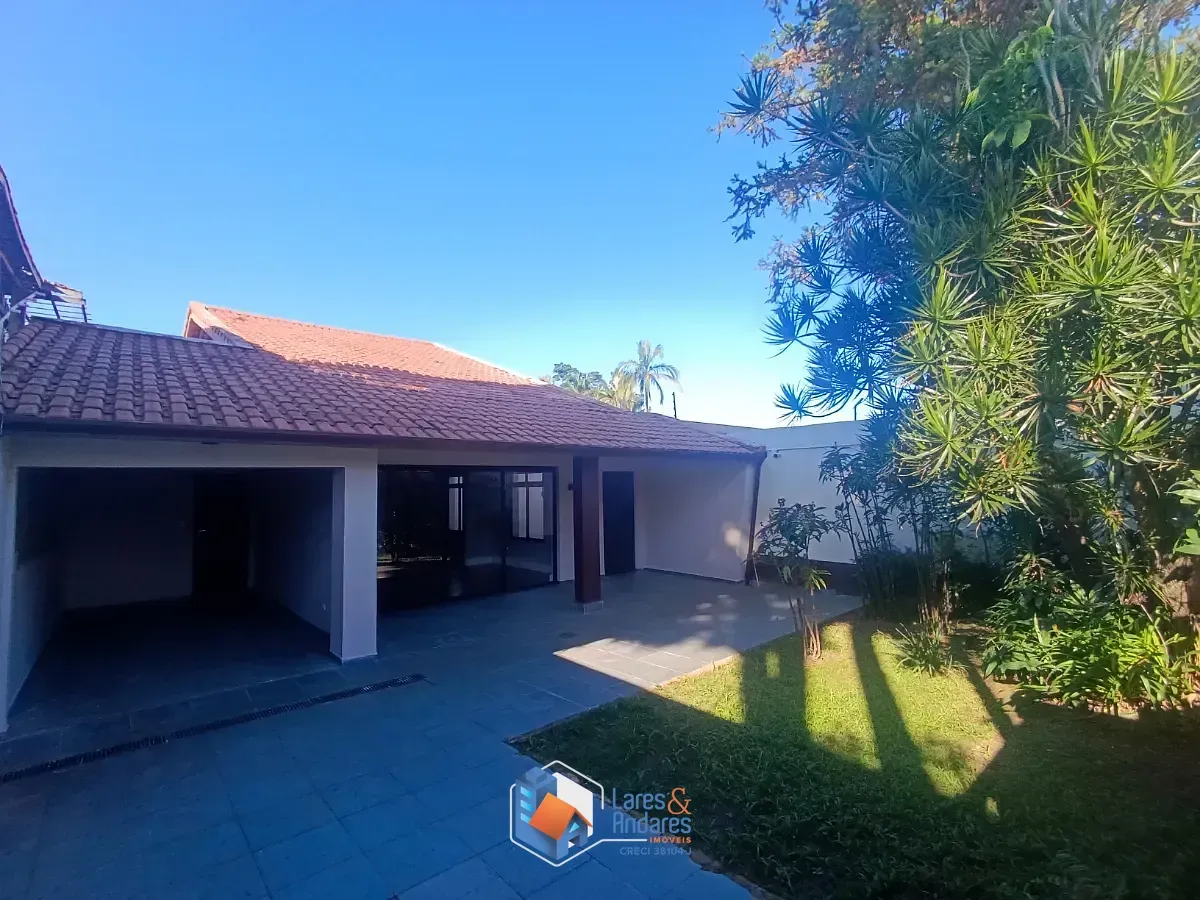 Foto do imóvel Casa para venda em Horto Florestal com 4 quartos, sendo 2 suítes, 156m² em Rua Amaro Rodrigues