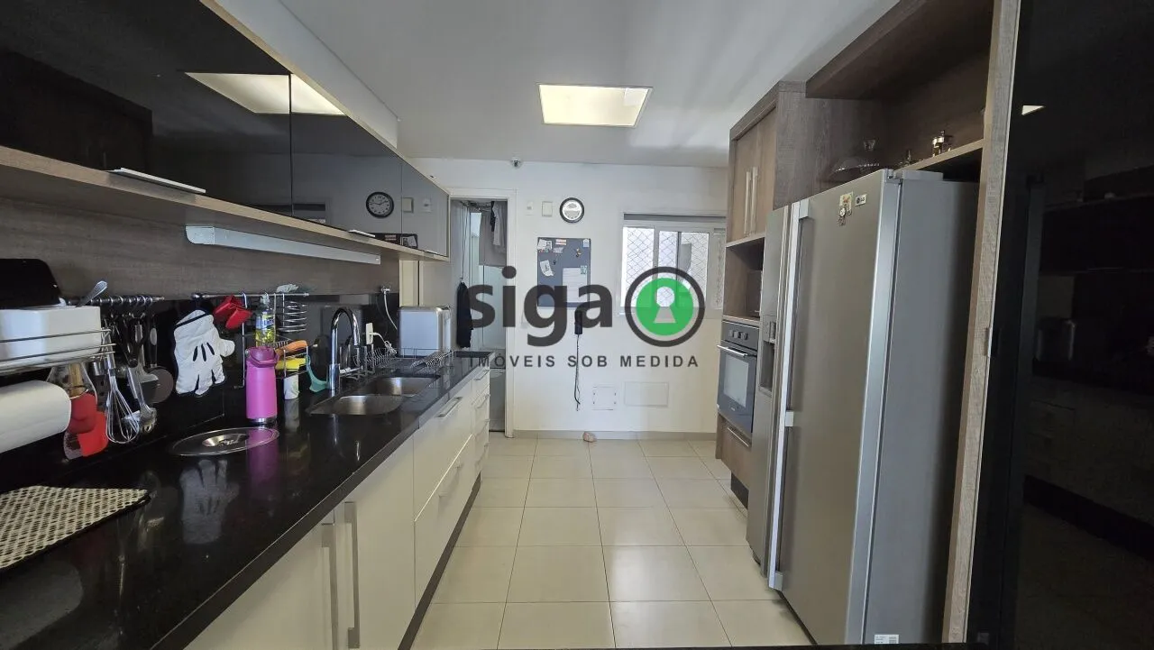 Imagem Alto Padrão em Andar Alto - 198m² com 3 Suítes - Hall social Privativo - Quadra de Tênis
