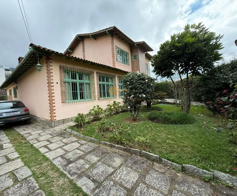 Imagem Casa para Venda em Teresópolis / RJ no bairro Araras