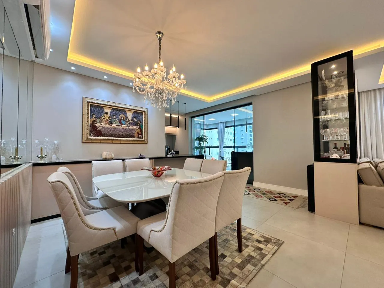 Imagem Apartamento à venda com 165m2 por R$ 2.800.000,00