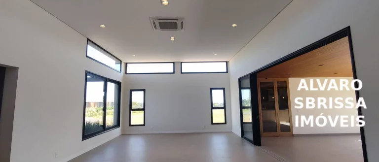 Imagem Casa de alto padrão, térrea com 5 suites, totalmente climatizada e com linda piscina.