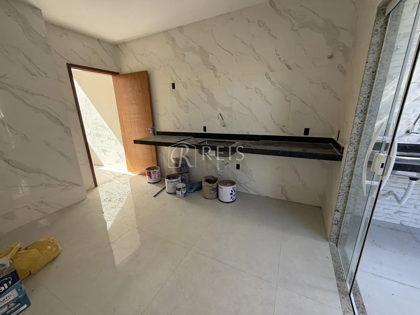 Imagem Casa para Venda em Rio das Ostras, Jardim Mariléa, 3 dormitórios, 1 suíte, 2 banheiros, 2 vagas