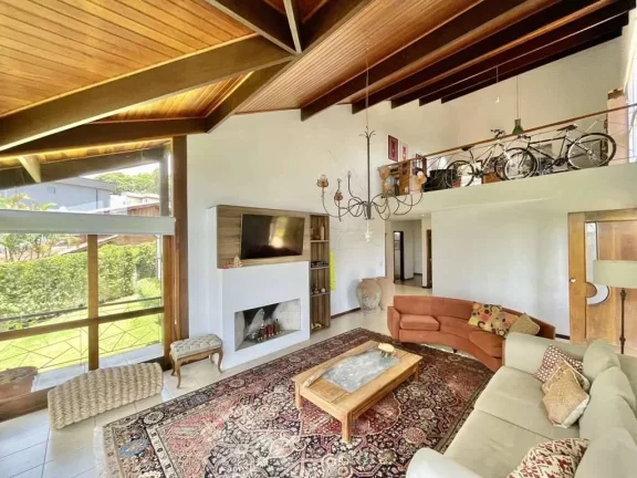 Imagem Cond Pq das Artes - 4d/2sts, casa de esquina, semi-térrea, gourmet, vista!