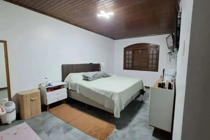 Imagem CASA A VENDA NO BAIRRO HARMONIA EM CANOAS COM 4 QUARTOS / 1 SUITE / 3 BANHEIROS / 6 VAGAS