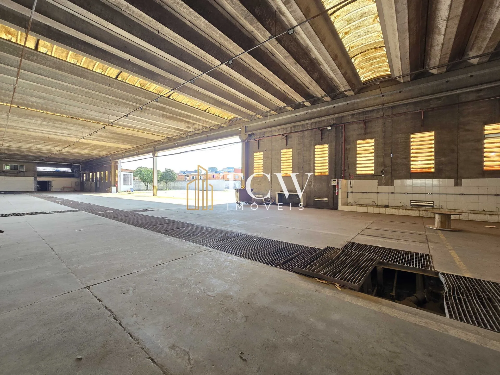 Imagem Galpão Industrial à Venda em Guarulhos | 2.564 m² | Terreno 11.400 m² | ZAE-2