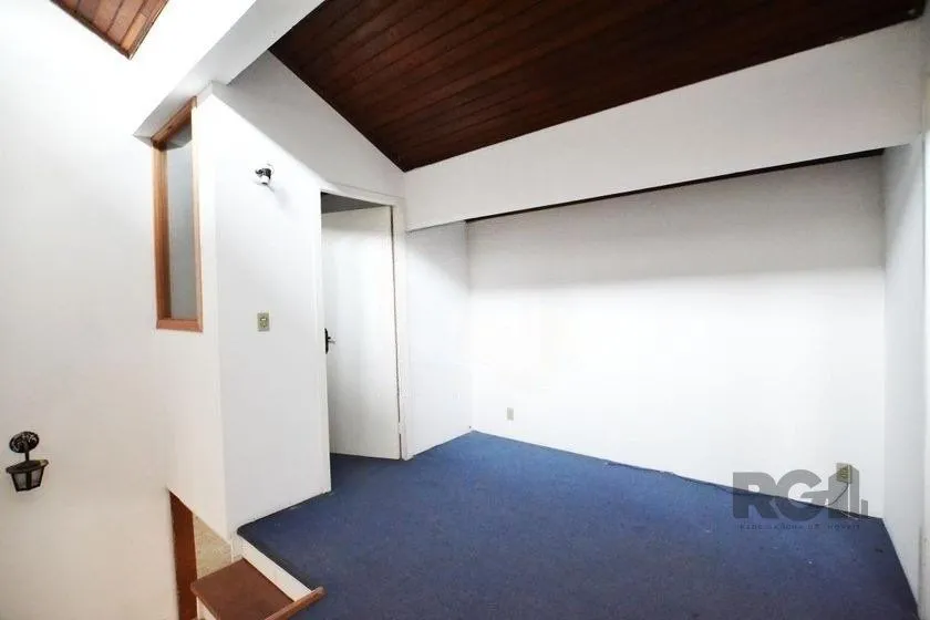 Imagem Casa de 200m² - 4 dormitórios, 4 vagas no bairro Espírito Santo