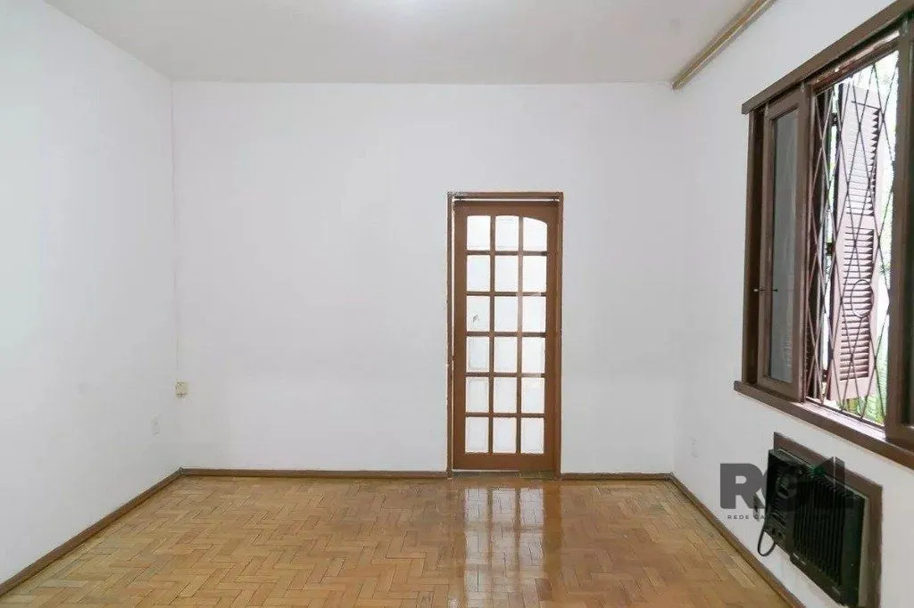 Imagem Casa para Venda - 150m², 3 dormitórios, 2 vagas - Teresópolis