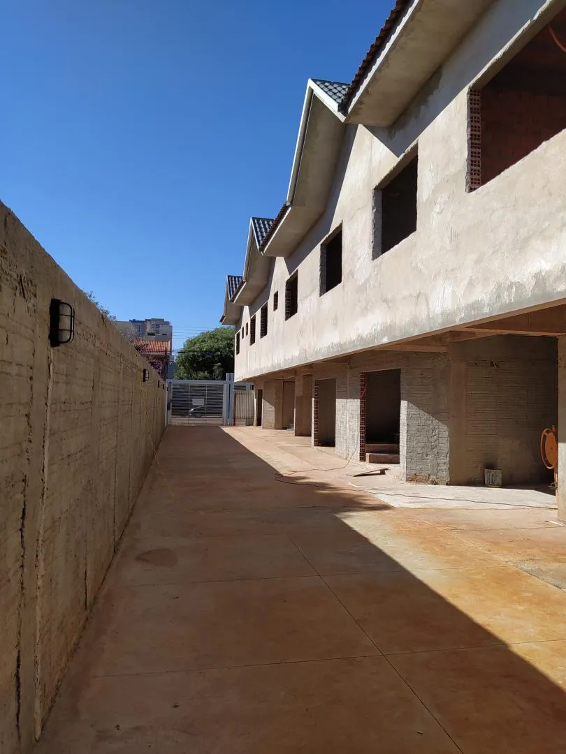 Imagem Sobrado, com 01 suíte mais 2 quartos, Bairro Coqueiral, Cascavel