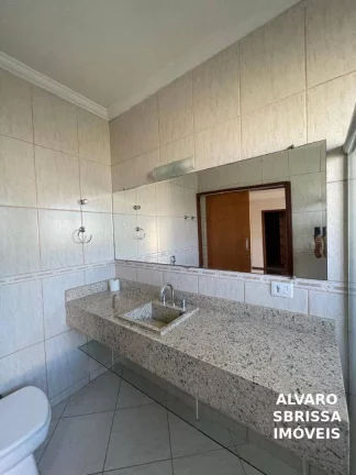 Imagem Casa térrea no bairro Alto das Palmeiras em Itu SP. Local charmoso e aconchegante, estritamente resl, ruas arborizadas. e rodeado de condominios.